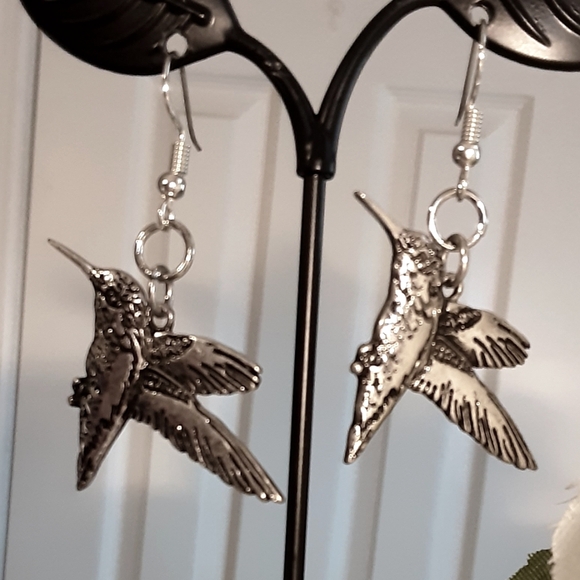 Intricate Silver Hummingbird Earrings - Picture 1 of 4